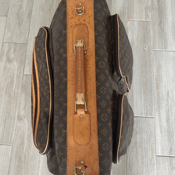 Classic vintage Louis Vuitton garment bag - Picture 11 of 13